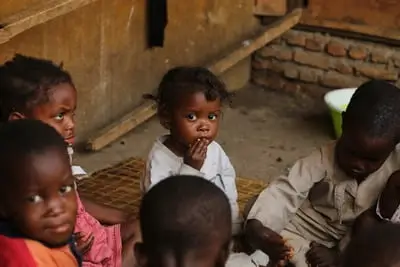 Enfants dont l'avenir est compromis